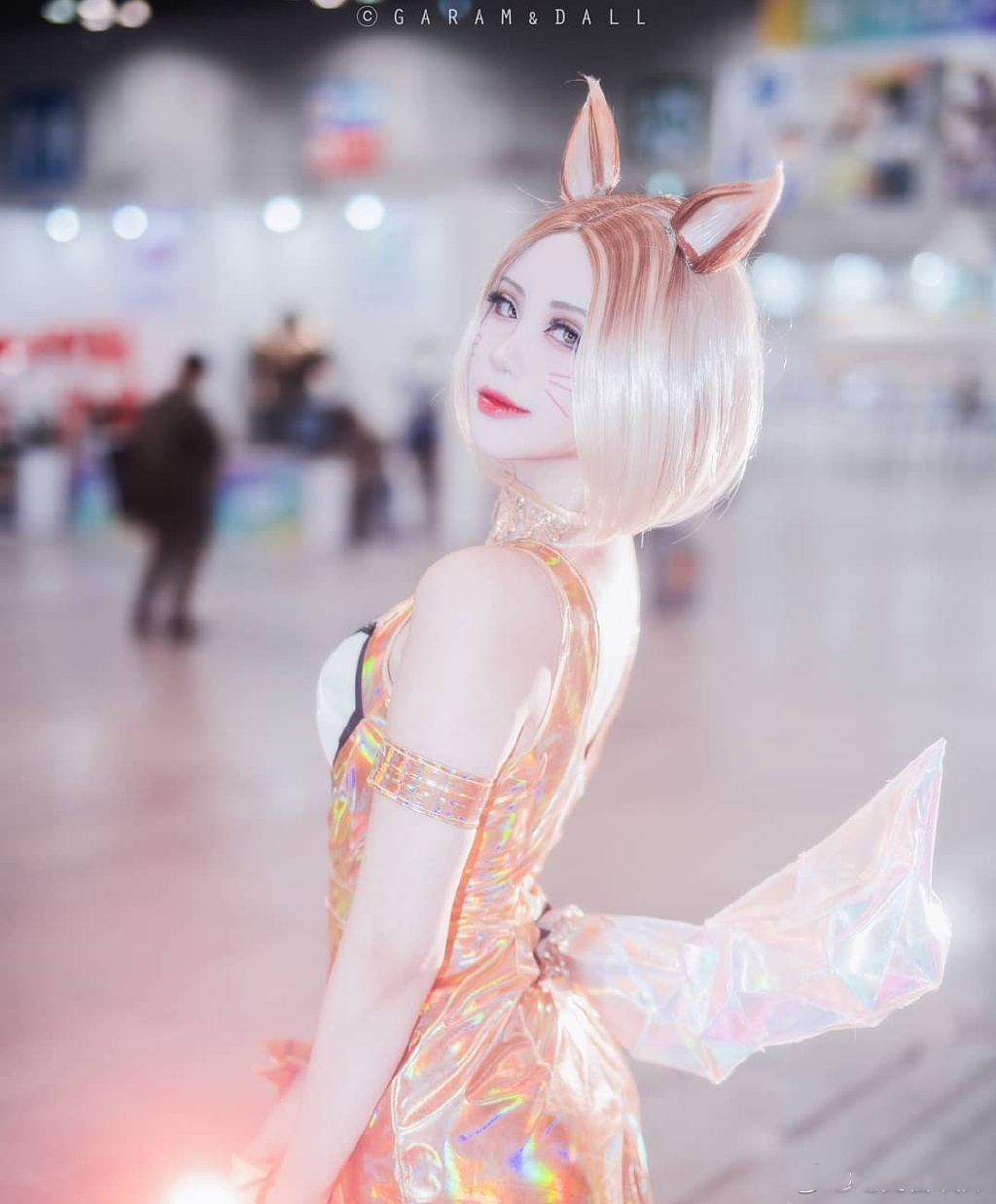 第一次见到这么美的至臻阿狸,cosplay圈又出现1个仙级