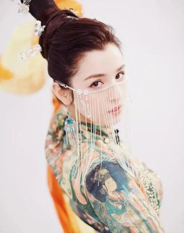 "哈妮克孜"背后的大佬