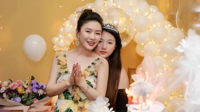 田海蓉|田海蓉女儿罕见曝光！13岁有国际范却被批太成熟，生父身份成谜
