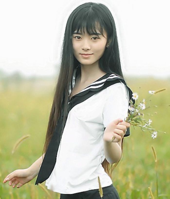 鞠婧祎未出道前旧照被传,看清她读书时期的模样:男粉失恋了