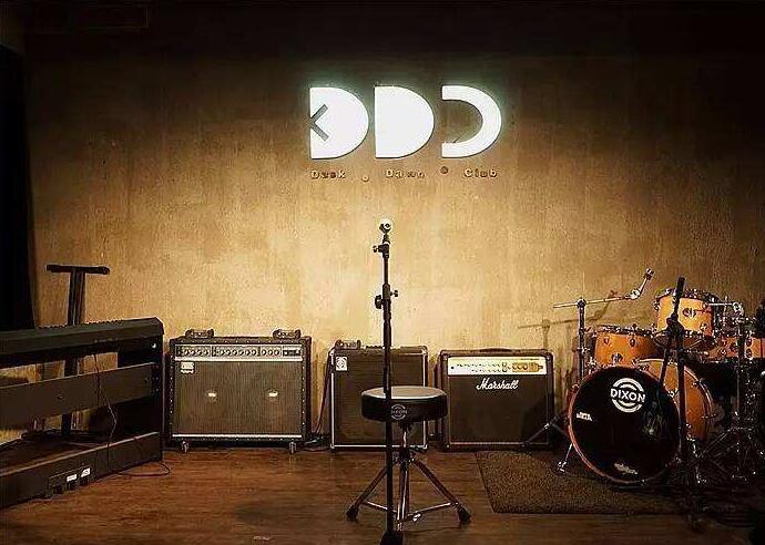 创立于2014年的北京黄昏黎明