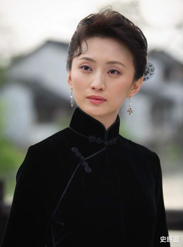 滥情的许亚军:4任妻子全是演员,2个孩子2个妈,四婚妻子似少女