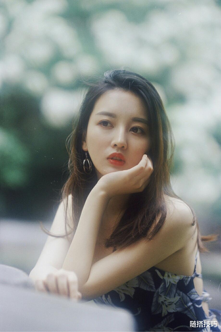 果然,现代女神穿裙子,总有些别样的韵味!