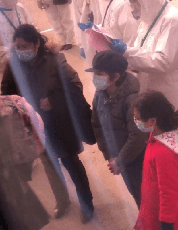 诺一近照曝光，小男子汉长大了不