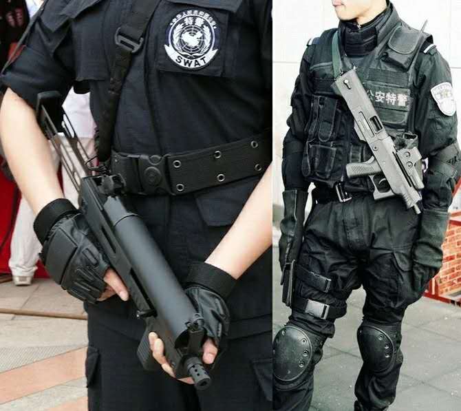 新疆特警用上阅兵新冲锋枪 各地警察轻火力的奇葩发展 军事资讯 娱乐新闻网