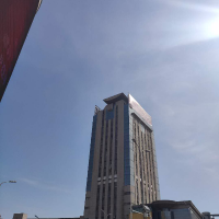 卖奶粉的小愤青