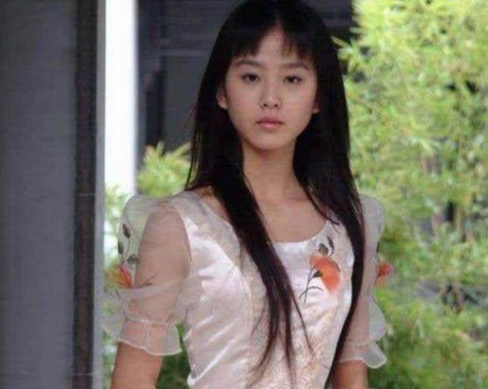 盘点明星们刚出道的样子,刘亦菲太美,看到杨幂惊呆了!