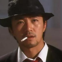 一个喜欢看电影的大叔
