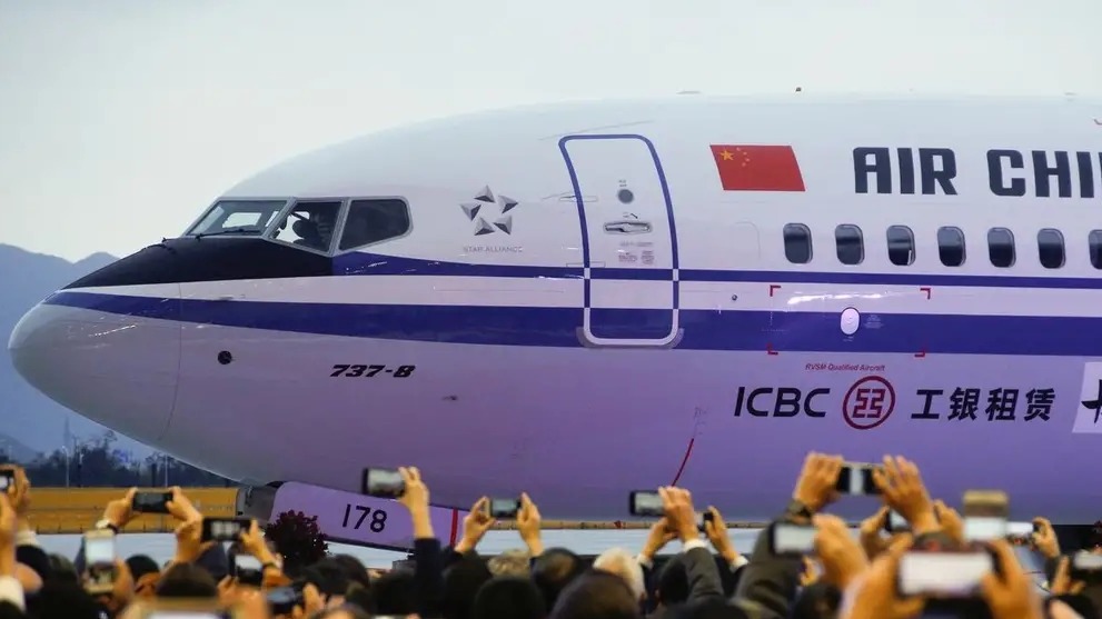 波音737max|波音-737Max飞往中国测试，看来美国要在华为与波音之间做选择了