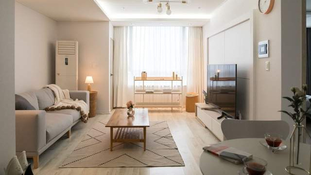 全屋都是大白墙，却没一人说单调，从软装入手翻新，简直像换了房