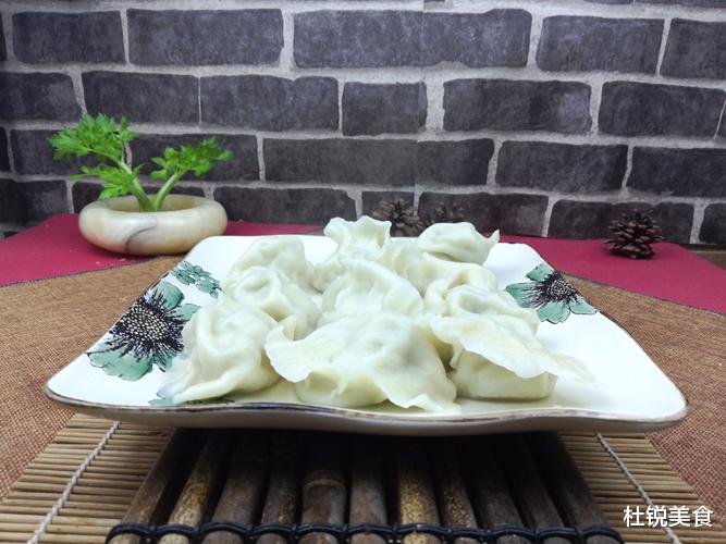 好吃的芹菜肉水饺怎么调馅,如何才能皮薄馅多不透水 好吃的芹菜肉水饺怎么调馅,如何才能皮薄馅多不透水