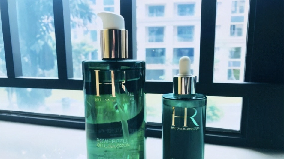 爽肤水 ?补水保湿美白爽肤水推荐：让肌肤更加清爽白嫩，如同自带美颜！