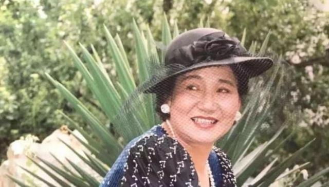 1999年,赵丽蓉求安乐死,临终说6个字:巩汉林退出春晚舞台 1999年,赵丽蓉求安乐死,临终说6个字:巩汉林退出春晚舞台