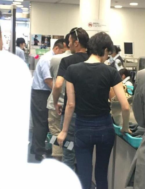 谢霆锋四字回应与王菲生子传闻，真相终究水落石出
