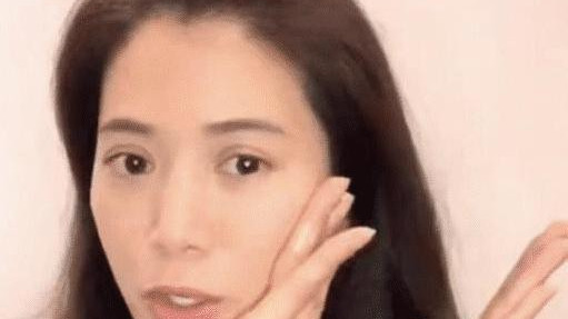 护肤品 张馨予随手一晒的面霜，袁咏仪：我用了8年，李佳琦：堪称平价香奈儿！