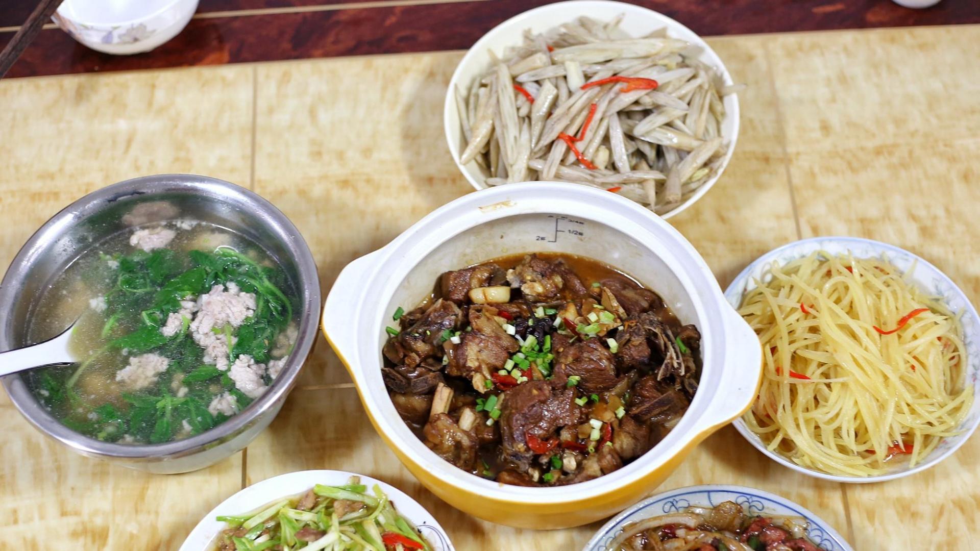 羊排|晒晒我家的中秋家宴，不到200元，做了6道菜，网友：太寒酸没眼看