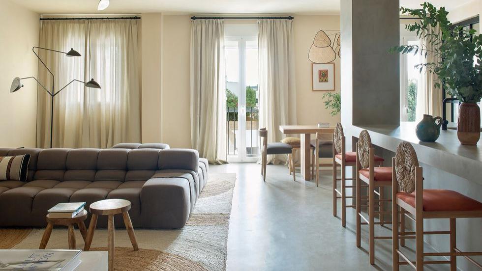 好久没看到这么温馨的111㎡三居室，满屋黄色墙面，散发出别样魅力