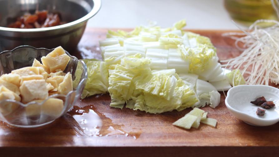 豆腐|豆腐最怕直接煎，难怪卖相差！学会一招，不碎不粘锅，越炖越入味