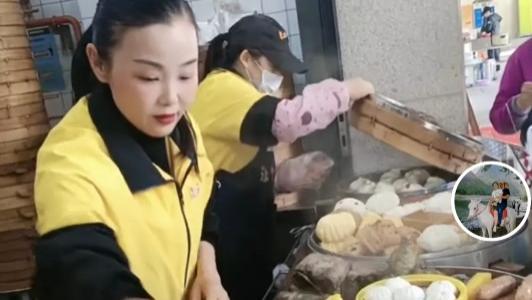 邓飞|步入正轨！卓妈现身包子铺，孙悦居家隔离，卓爸带孙卓和邓飞跨年