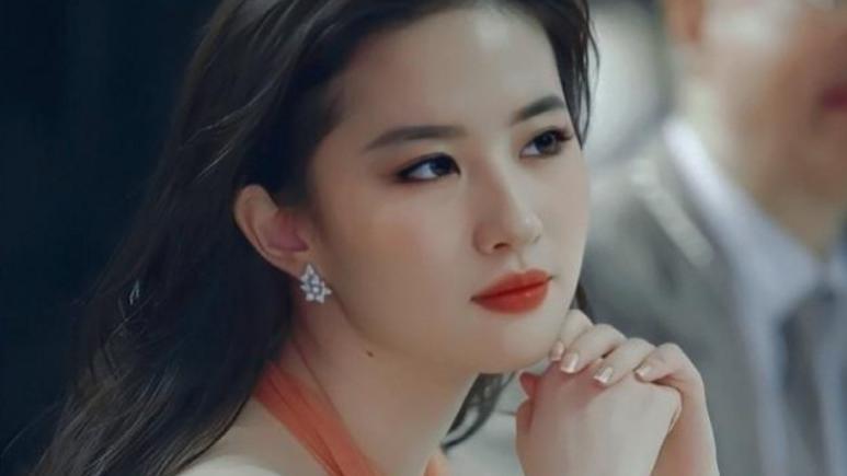 刘亦菲|女孩花百万整成刘亦菲，名字也高仿，不料整成“车祸现场”