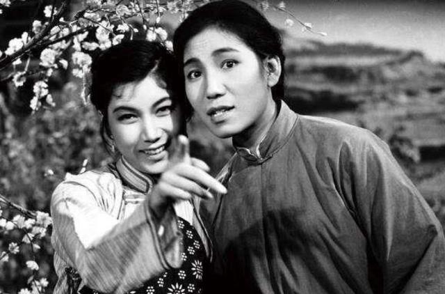 1999年,赵丽蓉求安乐死,临终说6个字:巩汉林退出春晚舞台 1999年,赵丽蓉求安乐死,临终说6个字:巩汉林退出春晚舞台