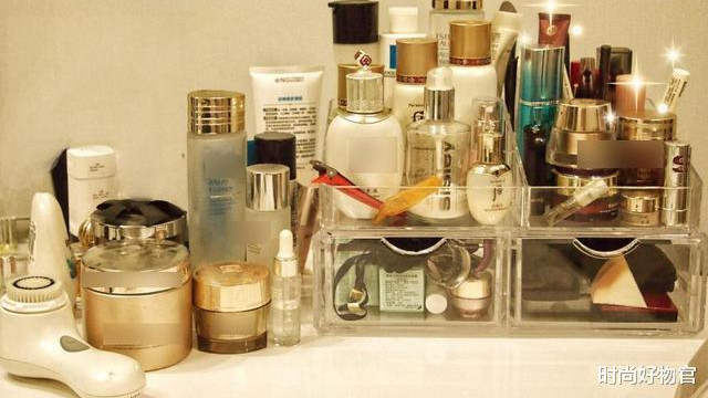 洗发水 刚打湿脸就涂洗面奶？难怪出油严重黑头疯长，教你正确洗脸方式！