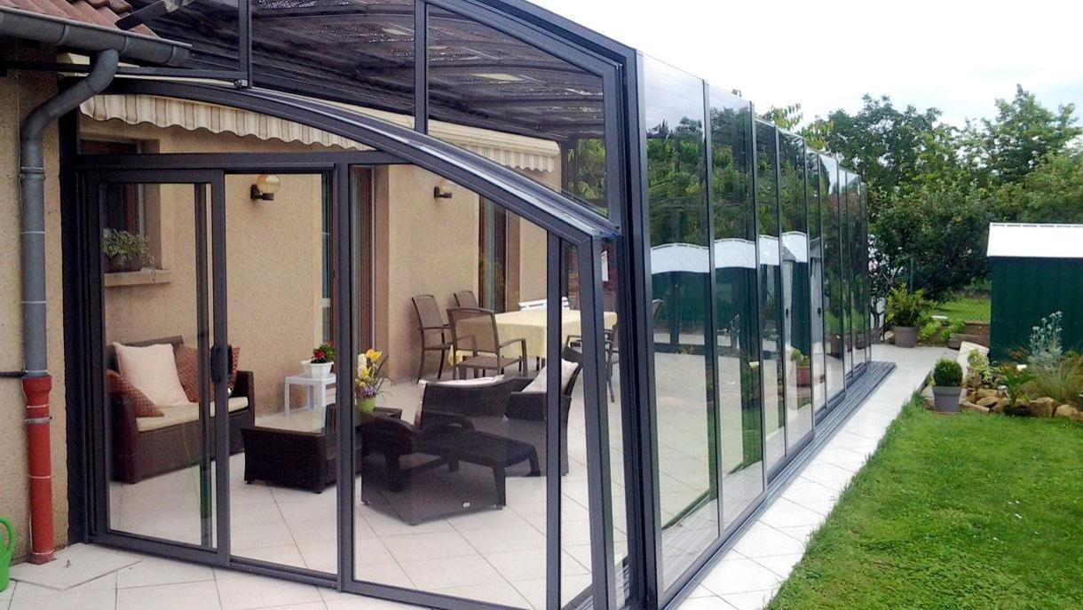 我家要是有个院子或露台，一定装这种阳光房，造型漂亮不占地