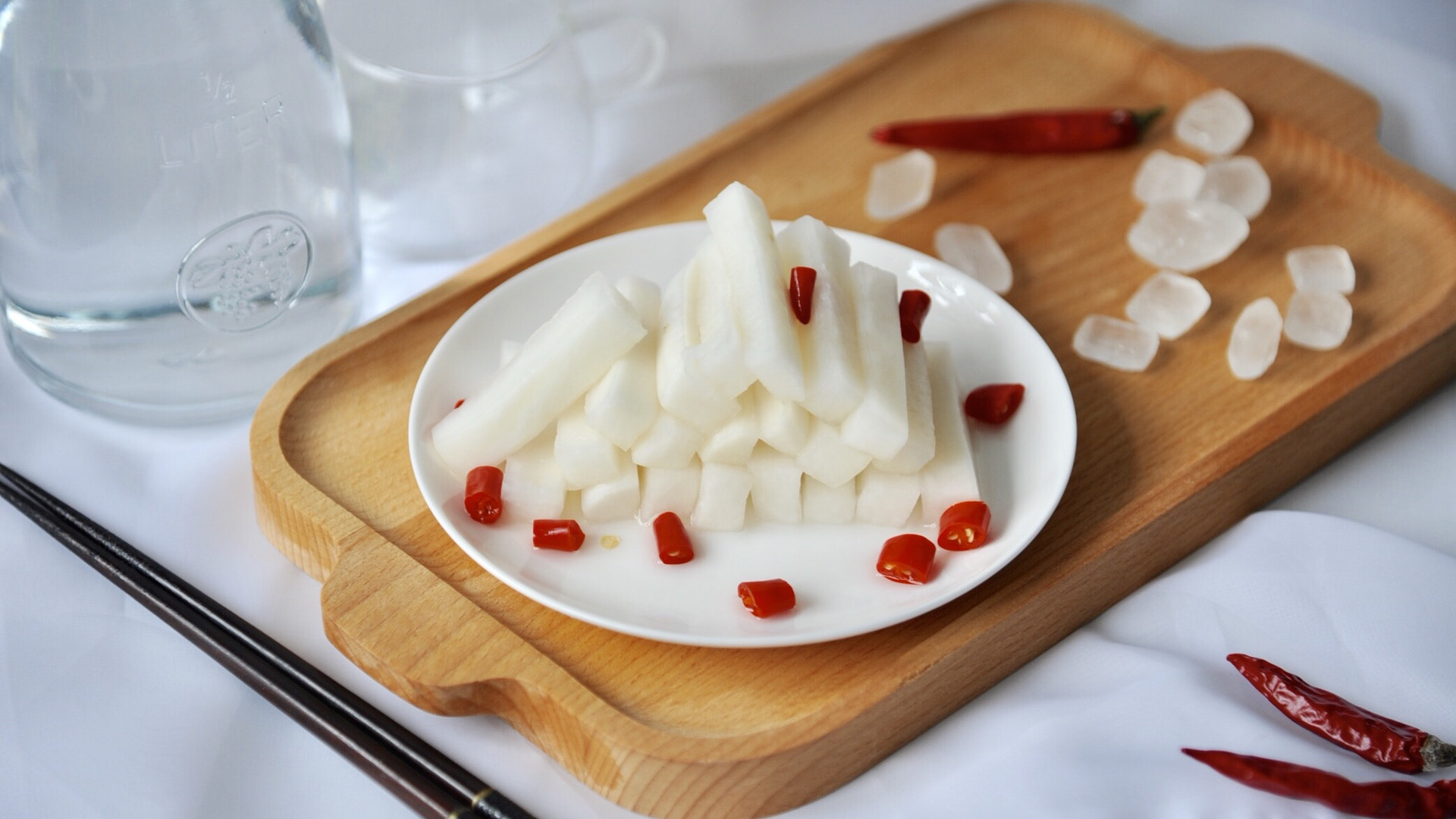 白萝卜|这菜人称“白人参”，秋季头茬正鲜嫩，市场遇到别错过