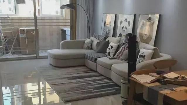 朋友在上海买的80平新房，花320万，头一次见卧室这么装修！