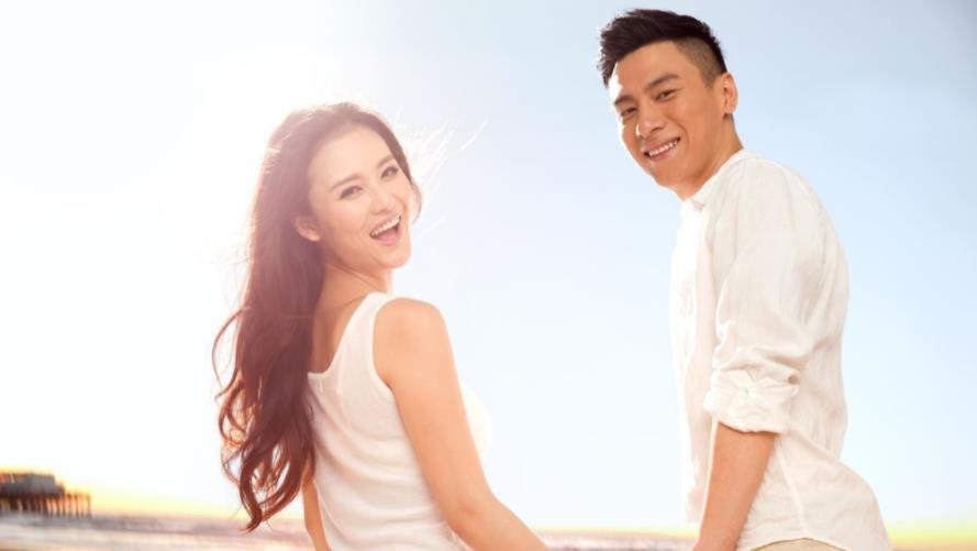 黑梨情感|男人是不是真爱你，看他是否愿意主动给你这些“东西”