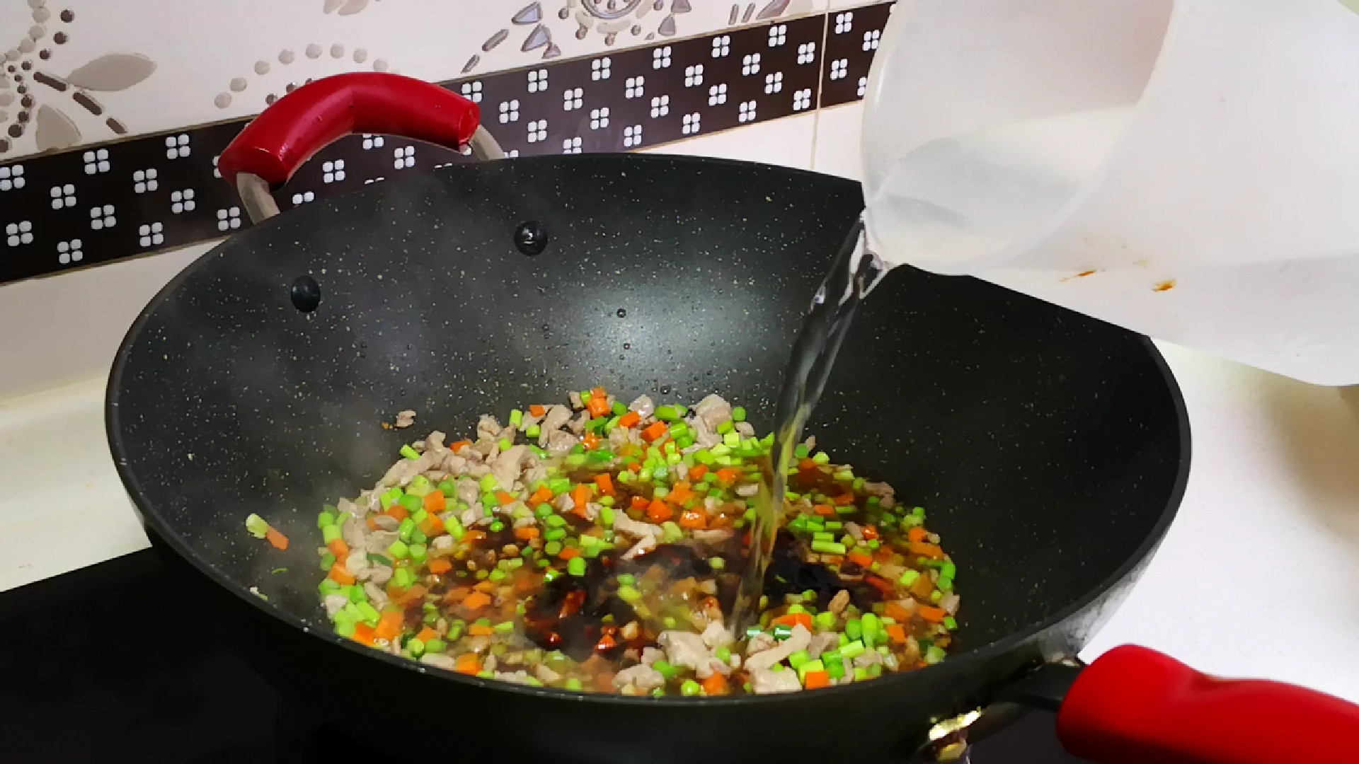 发糕|蒜苔和豆腐一起做，原来这么好吃，我家早餐3天2头做，孩子特爱吃