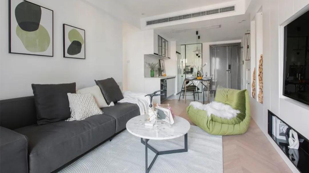 旧屋改造|半开放衣帽间、鱼骨木巧作分界，89㎡两居的翻新大秀！