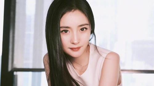 发型|脸上有3个特点的女生，不适合留中分！侧分大刘海更适合你