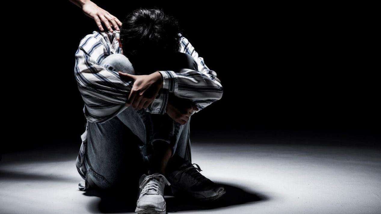 墨菱泛歌|家长应该怎么管教高中生？缘来青少年教育帮你分析