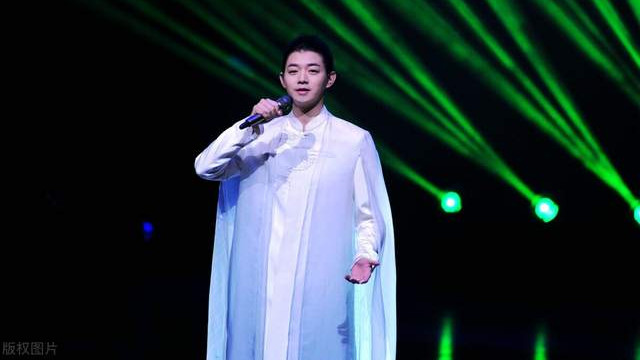 天高云淡龙腾四海|吴亦凡事件热度还没有降，霍尊又登上热搜，陈露发文爆捶霍尊