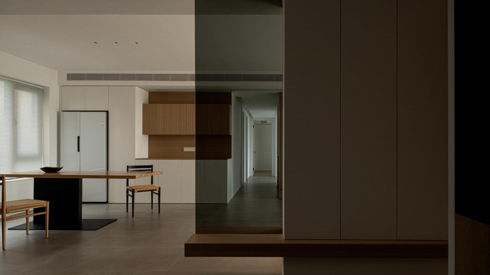 她以逆向思维改造玄关，本以为会缺少采光，最后发现我错了