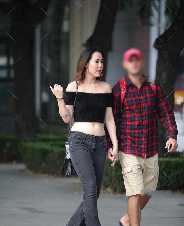 Low-waist flared trousers with plush 