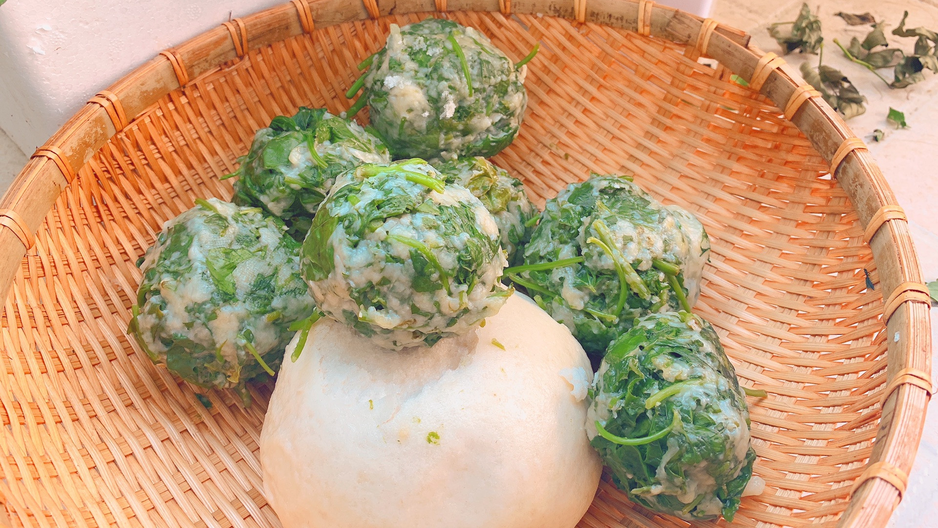 小白菜|它是公认的“长寿菜”，裹上面粉上锅一蒸，满满饱腹感，视力越来越好