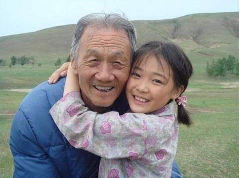 她6岁“为母还债”,演戏一哭成名,如今24岁模样大改不敢认 她6岁“为母还债”,演戏一哭成名,如今24岁模样大改不敢认