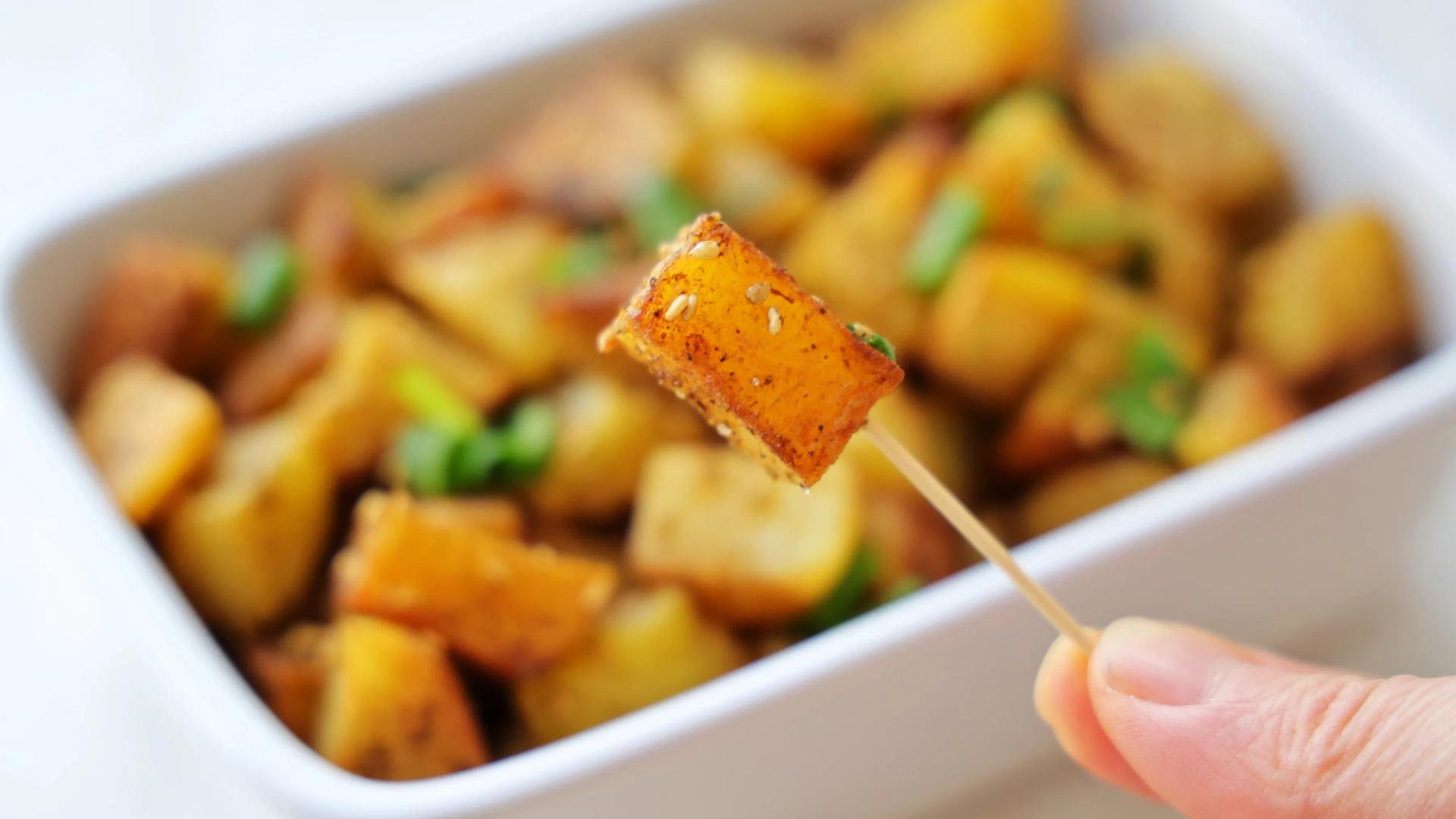 |试试土豆这个做法，简单0失败，既当主食又当零食，当夜宵更棒哦