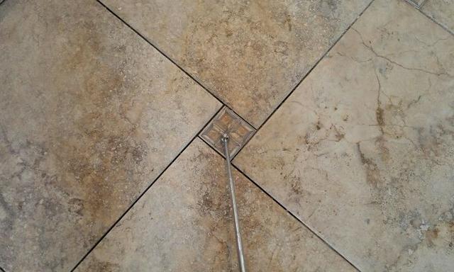 地砖铺完两天后全部空鼓，弄清空鼓的原因，重点掌握3个预防措施