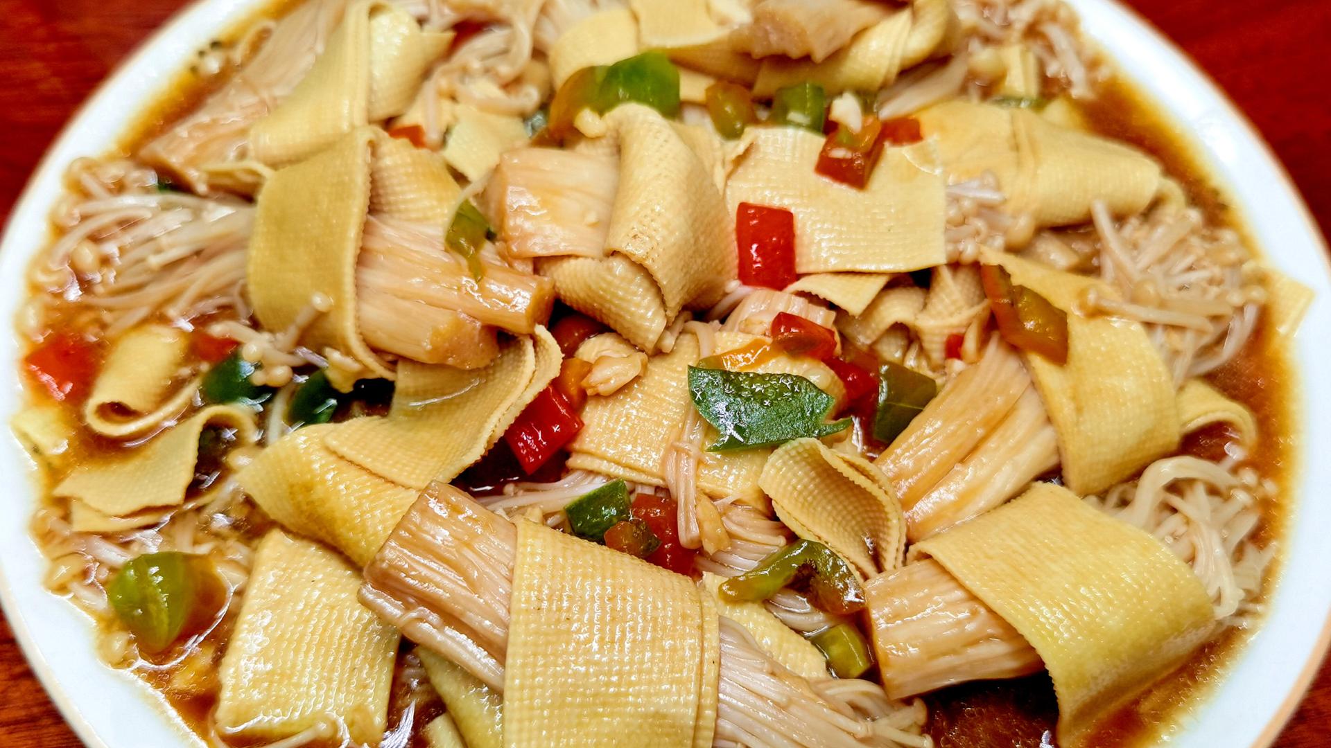 金针菇|秋季别错过这菜，富含18种氨基酸，锌含量极高，孩子常吃头脑聪明