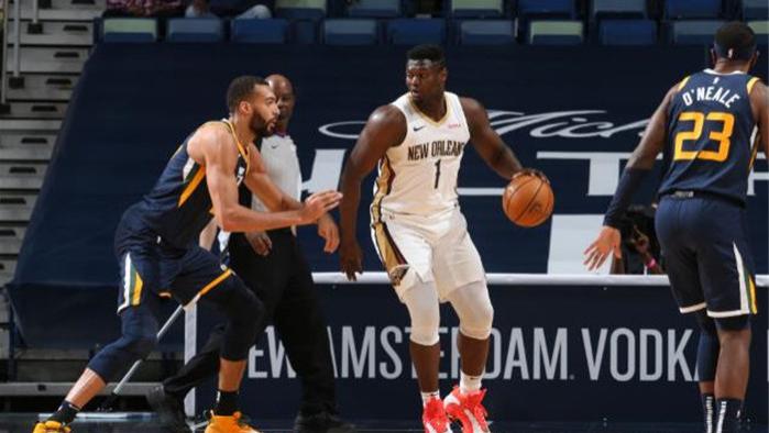 残暴！272斤锡安挑战戈贝尔，顶飞后打板命中，球迷：面子找回来了