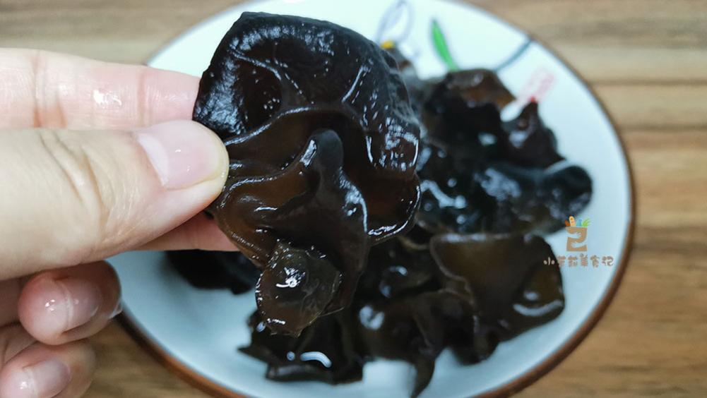 木耳|天冷泡发木耳，别只放水，教您2招，3分钟就泡好，脆弹好吃没硬边