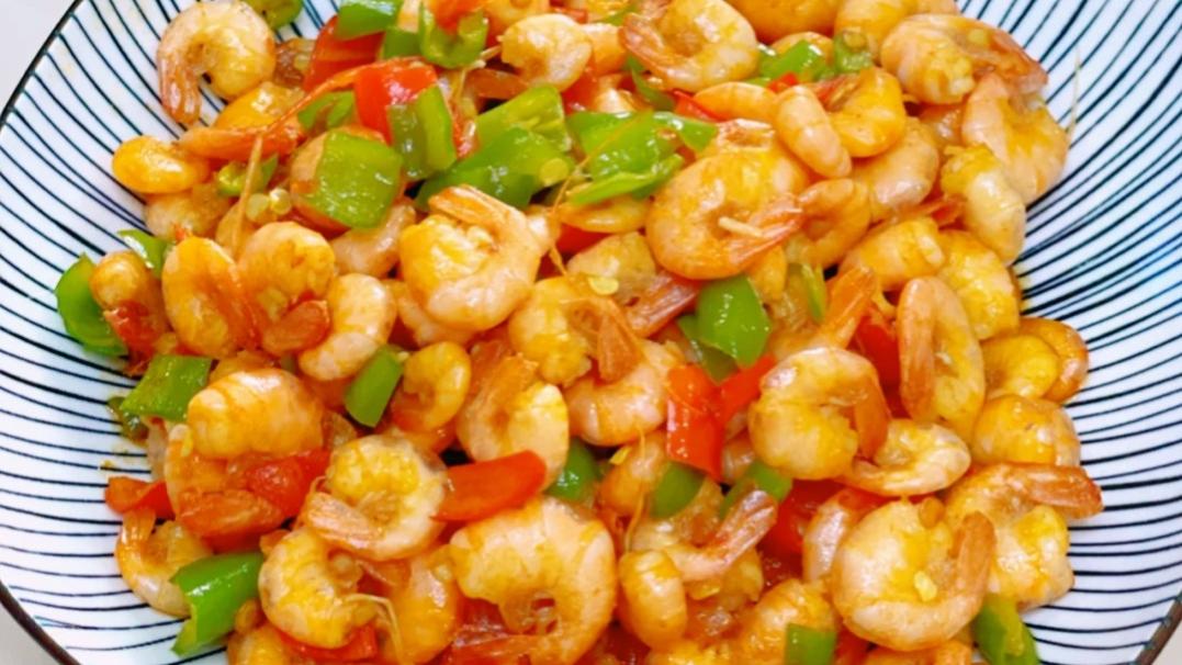 鱿鱼|简单好吃又快手的家常小炒菜：油焖虾，干煸孜然鱿鱼须，酒蒸蛤蜊