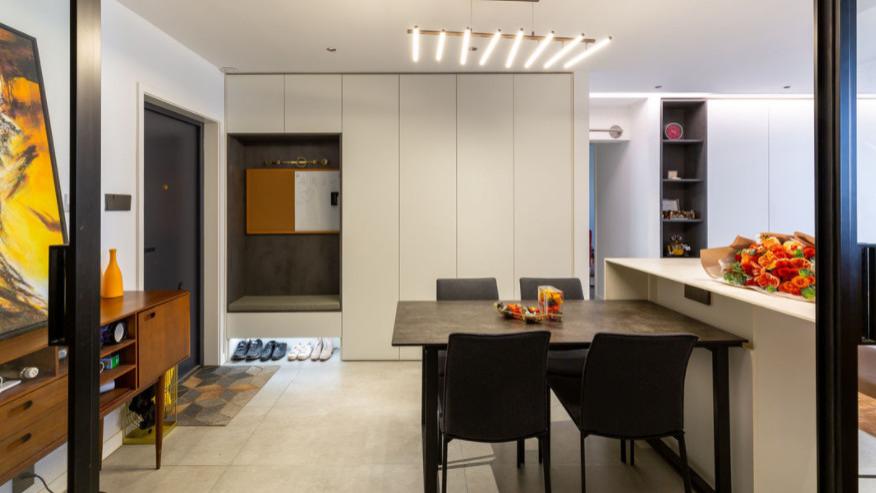 黑白灰也可以很时尚，看海归小夫妻的家，如何展现简约的美感