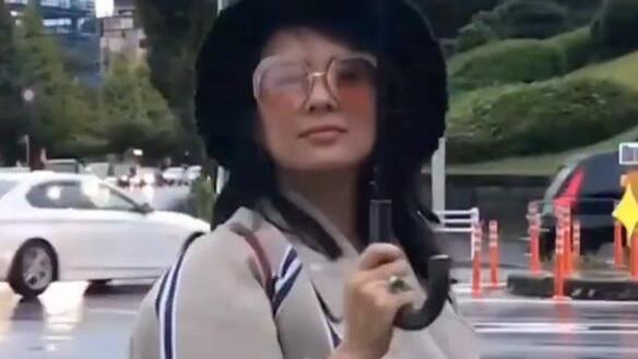 章子怡 章子怡纯素颜露面，没画眉毛气质大跌？40岁的状态很真实