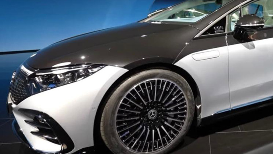 【奔驰EQS实车提前曝光，除了