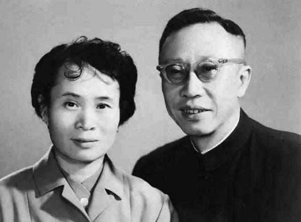 1962年，溥仪与北京一家医院