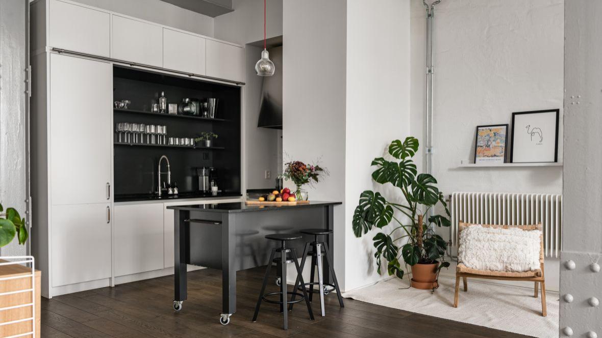 颜值爆表！客厅网格玻璃窗把105㎡装出温馨感，洒落满屋的阳光！